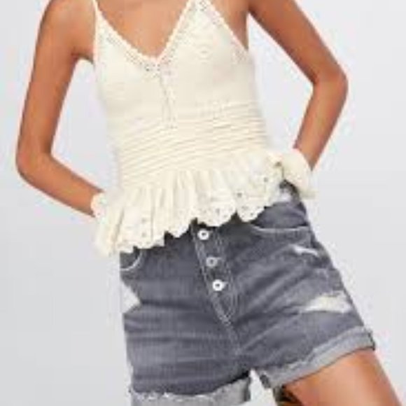 Zara Ripped Denim Shorts with Turn-Up Hems US 2 - Picture 6 of 7